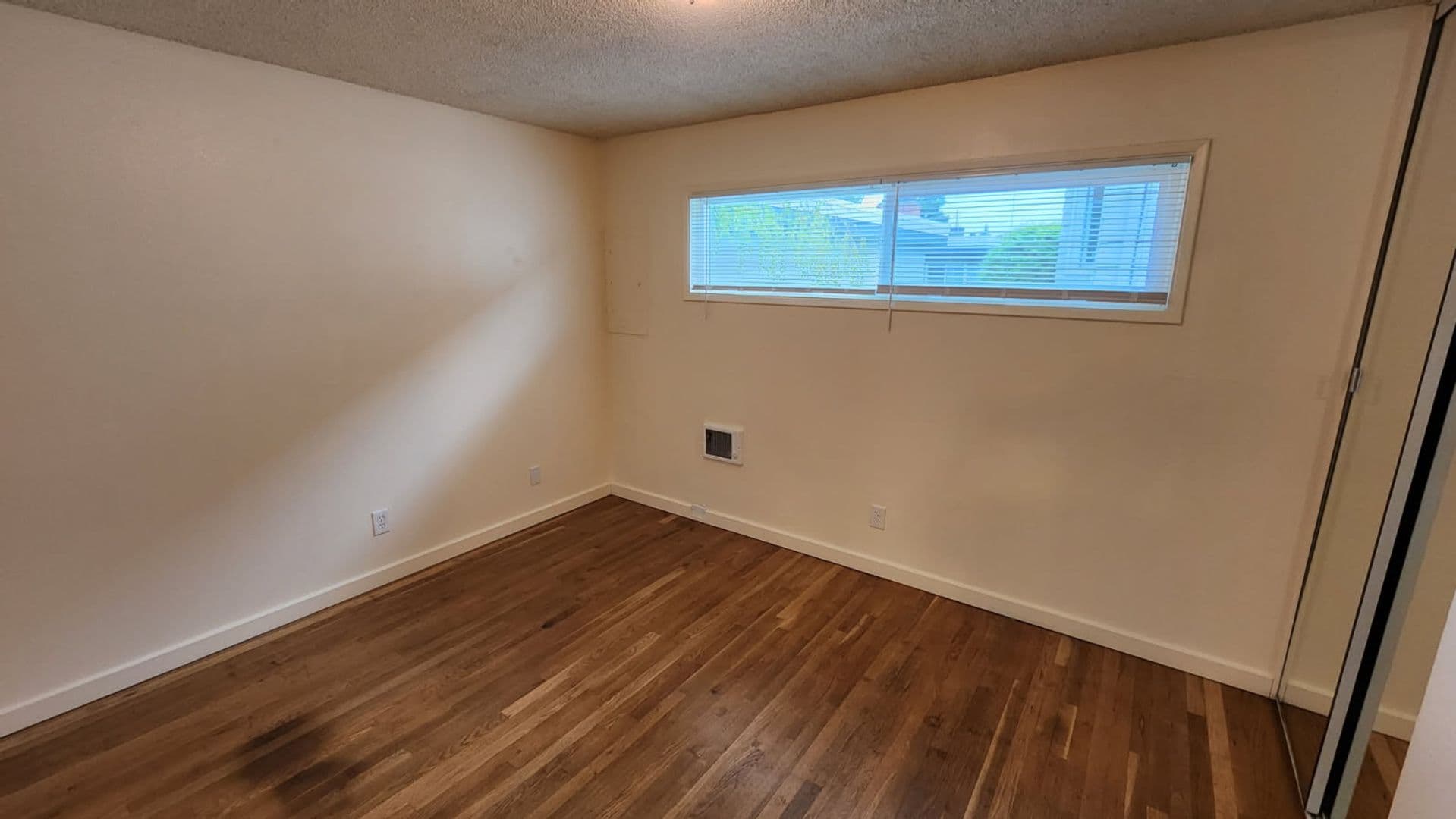 Portland Apartment: 2151 NE Halsey