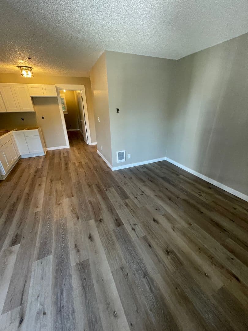 Milwaukie Apartment: 2323 SE Harrison St.