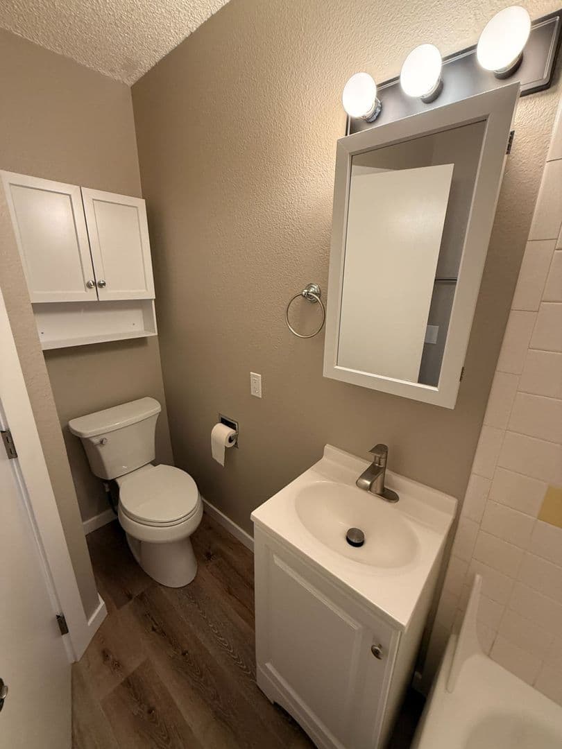Milwaukie Apartment: 2323 SE Harrison St.
