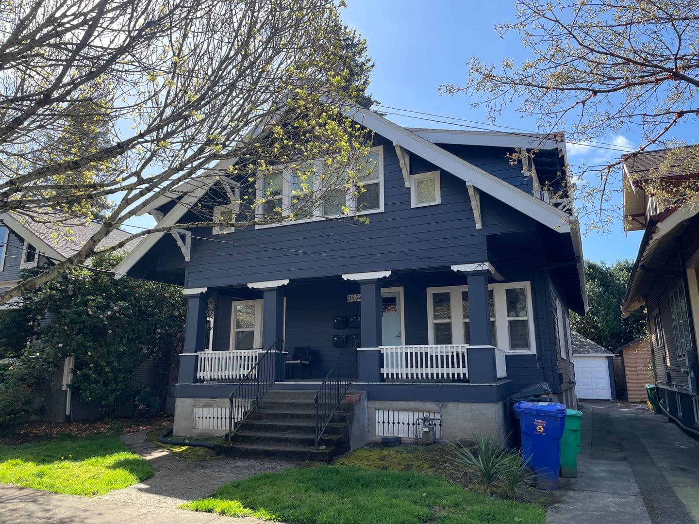 Portland Apartment: 3954 SE Grant St