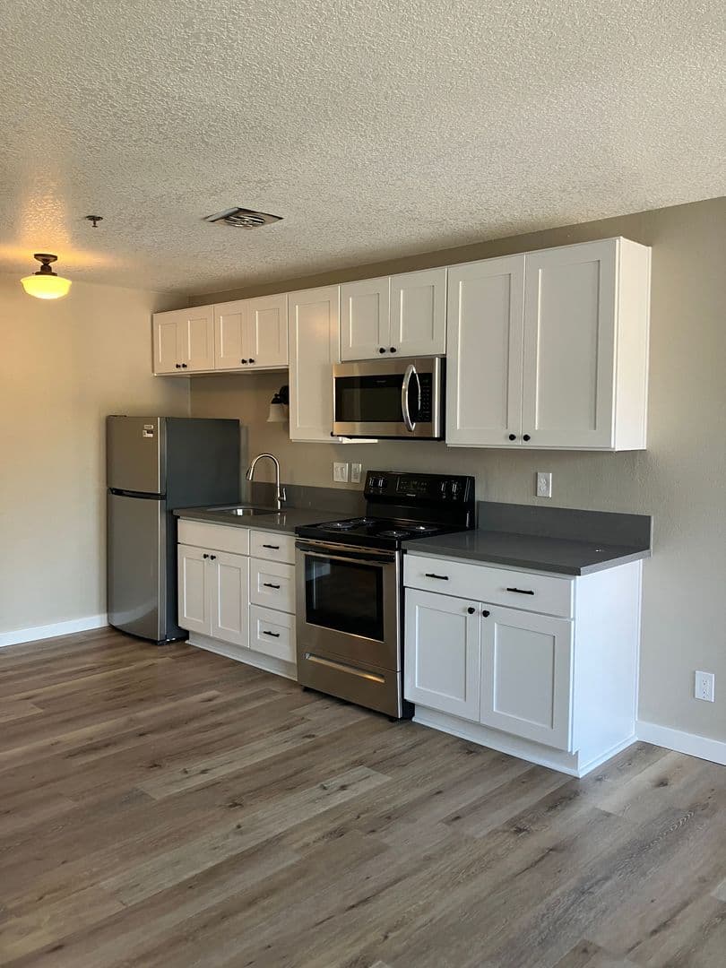 Milwaukie Apartment: 2323 SE Harrison St.