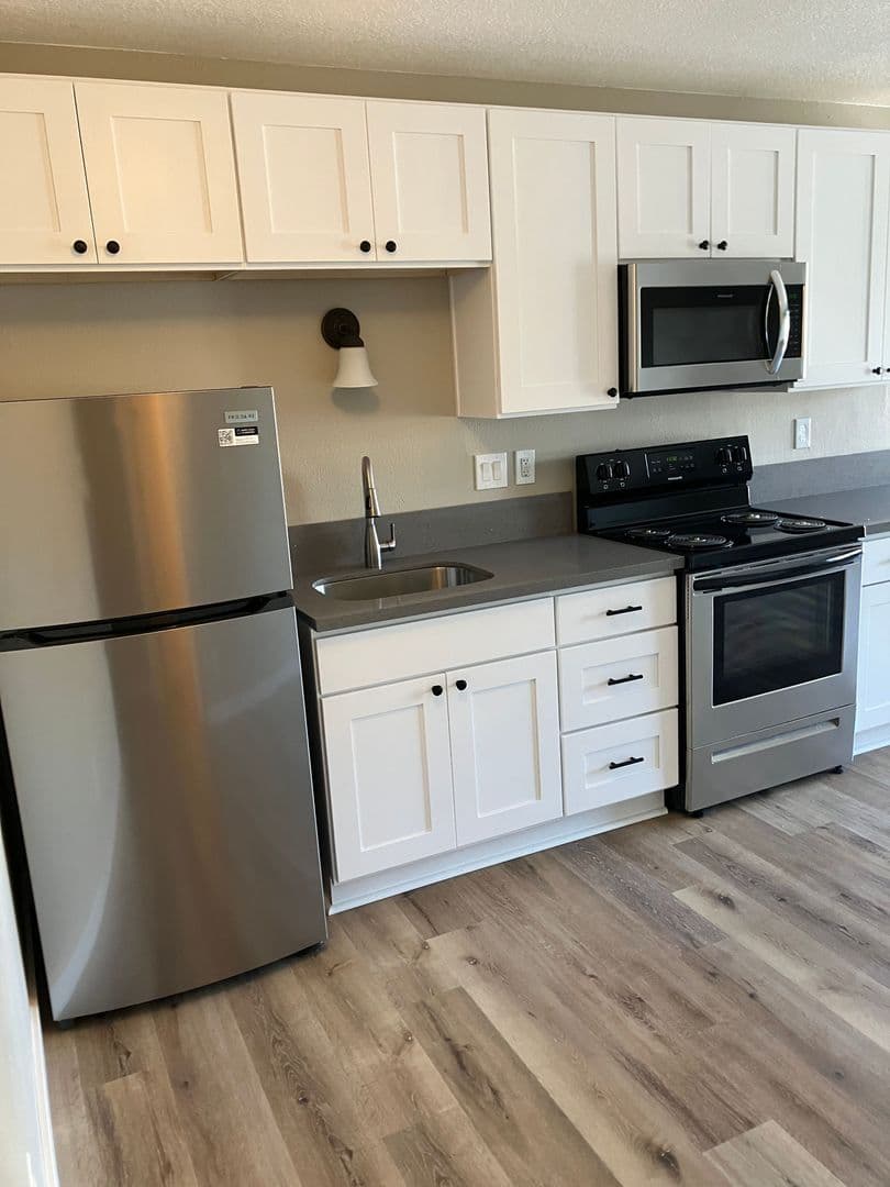 Milwaukie Apartment: 2323 SE Harrison St.