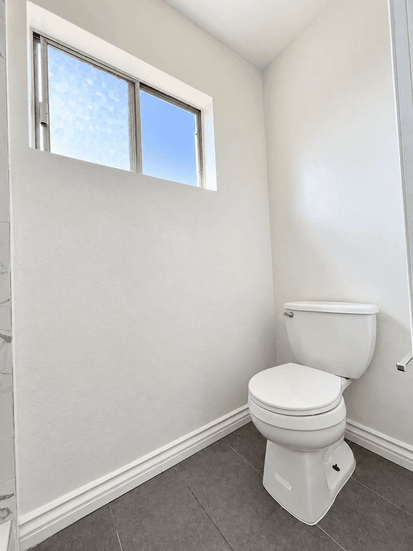 Van Nuys Apartment: 5914 Buffalo Ave.