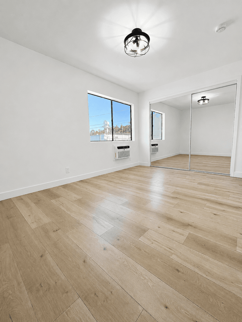 Los Angeles Apartment: 2345, 2349 Lincoln Park Ave. - 3522 N. Broadway Ave.