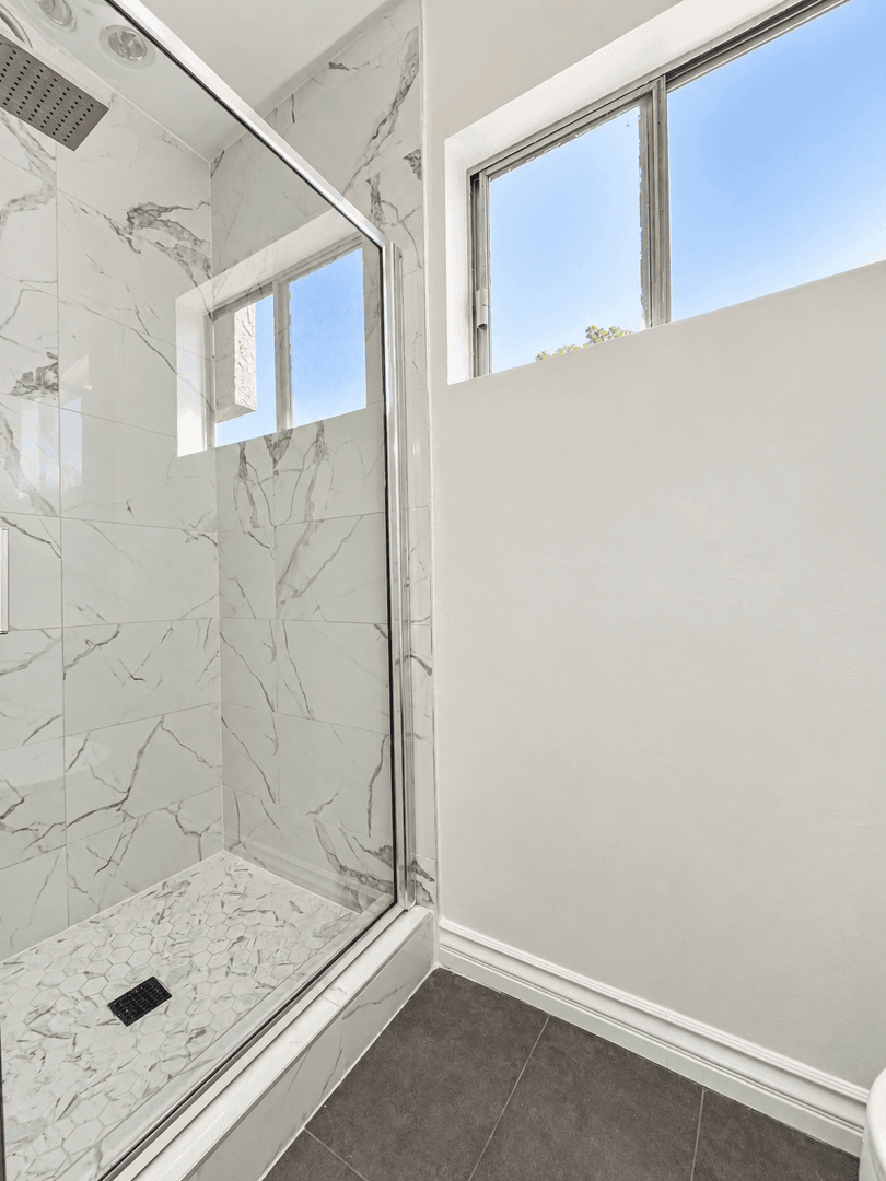 Van Nuys Apartment: 5914 Buffalo Ave.