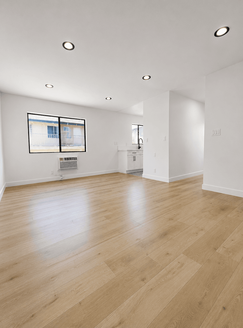 Los Angeles Apartment: 2345, 2349 Lincoln Park Ave. - 3522 N. Broadway Ave.