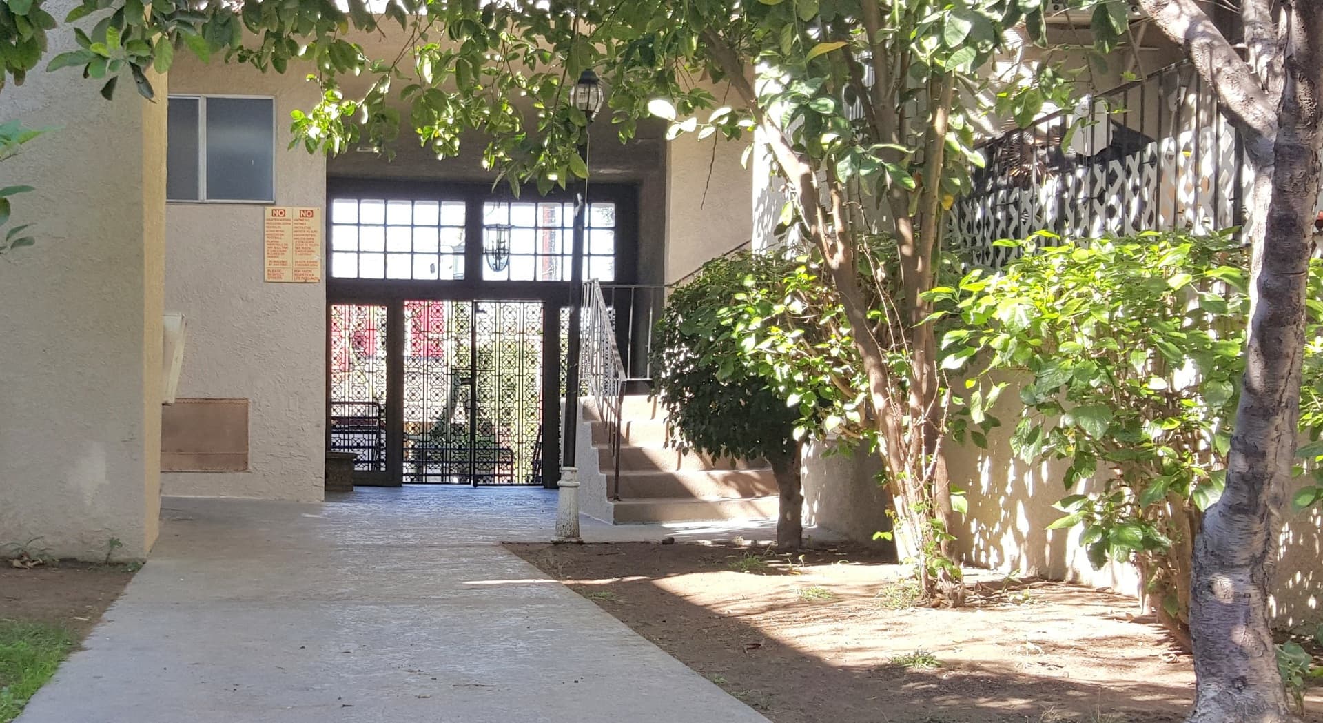 Van Nuys Apartment: 5914 Buffalo Ave.