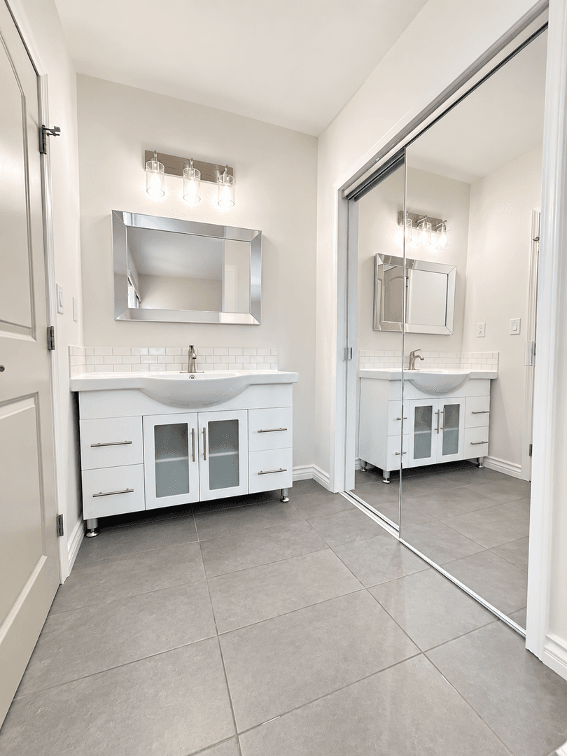 Van Nuys Apartment: 5914 Buffalo Ave.