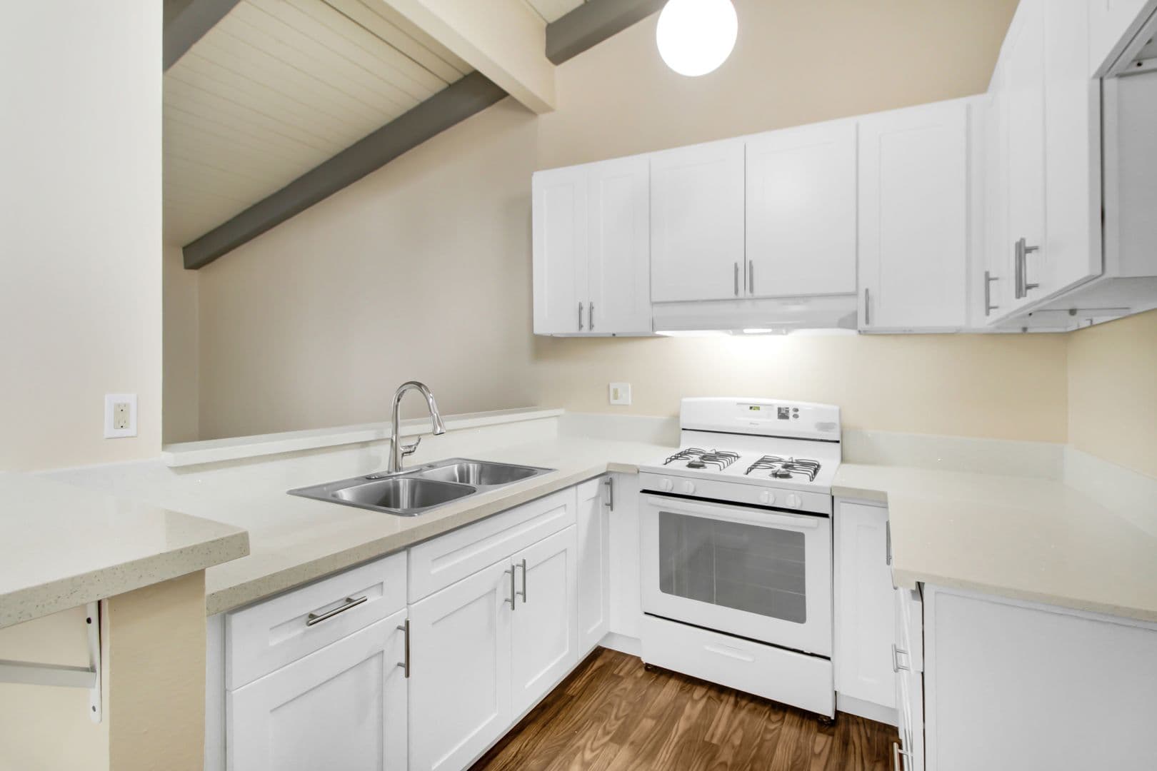 Montebello Apartment: 788 N. Garfield Ave.