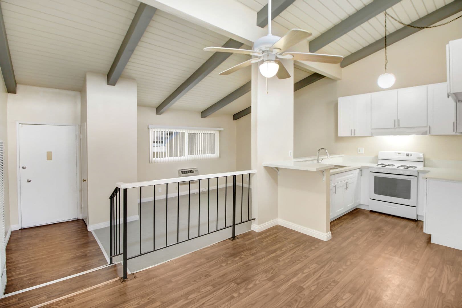 Montebello Apartment: 788 N. Garfield Ave.