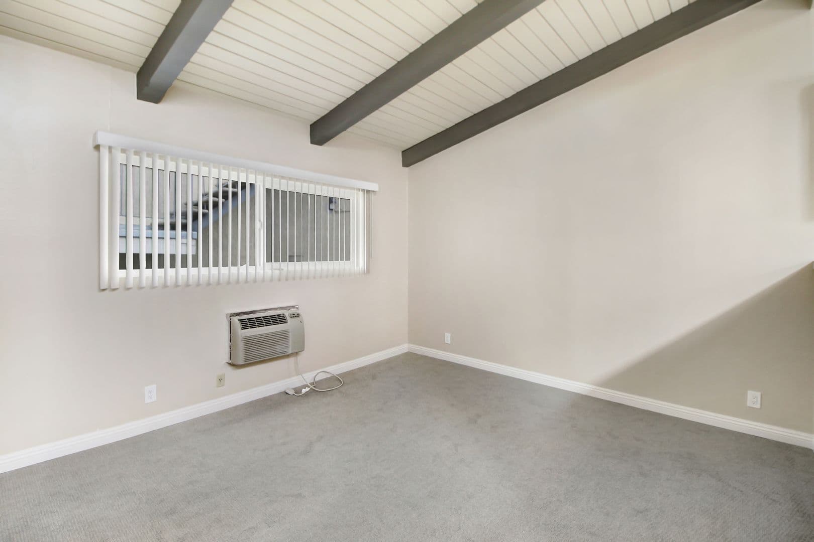 Montebello Apartment: 788 N. Garfield Ave.