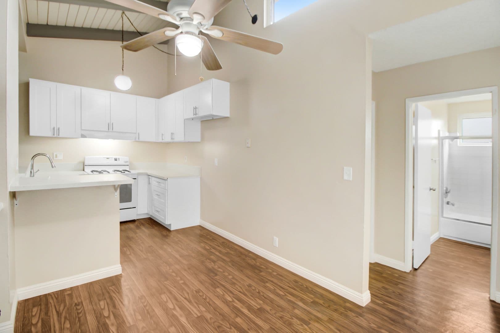 Montebello Apartment: 788 N. Garfield Ave.