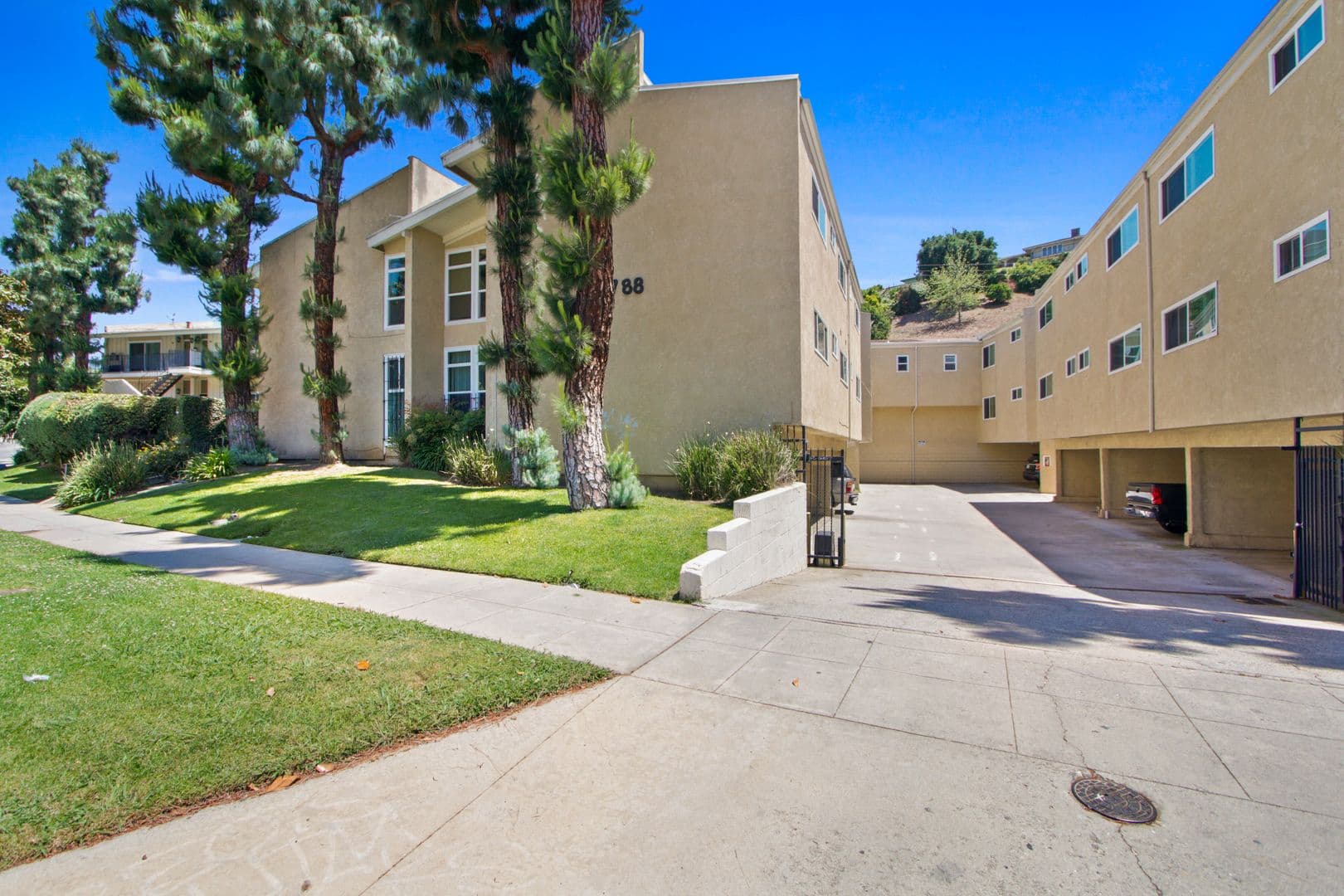 Montebello Apartment: 788 N. Garfield Ave.