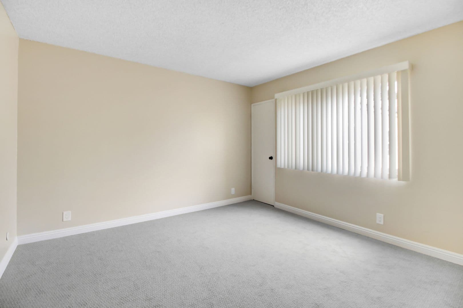 Montebello Apartment: 788 N. Garfield Ave.