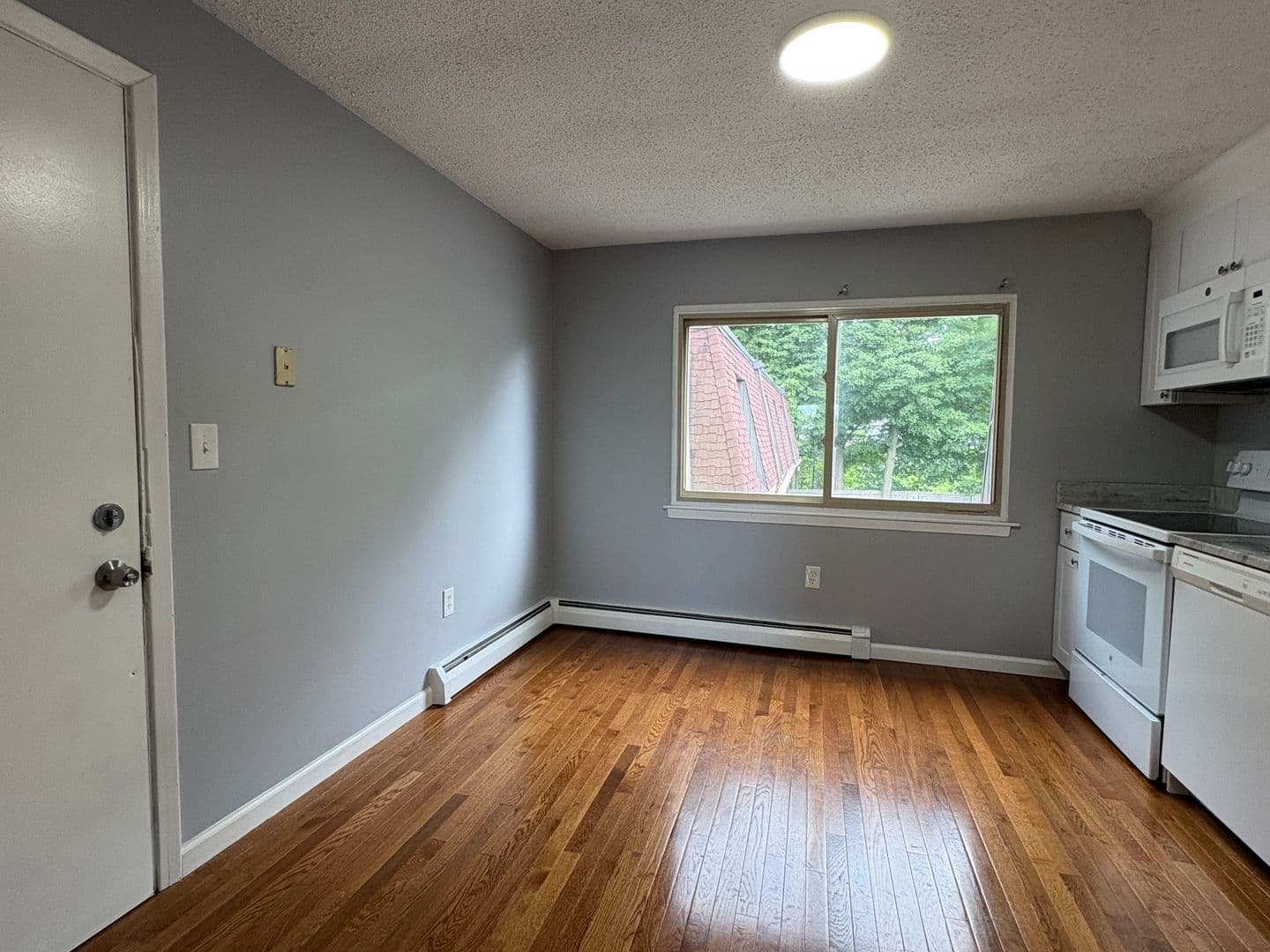 Bristol Apartment: 818-826 Pine Street