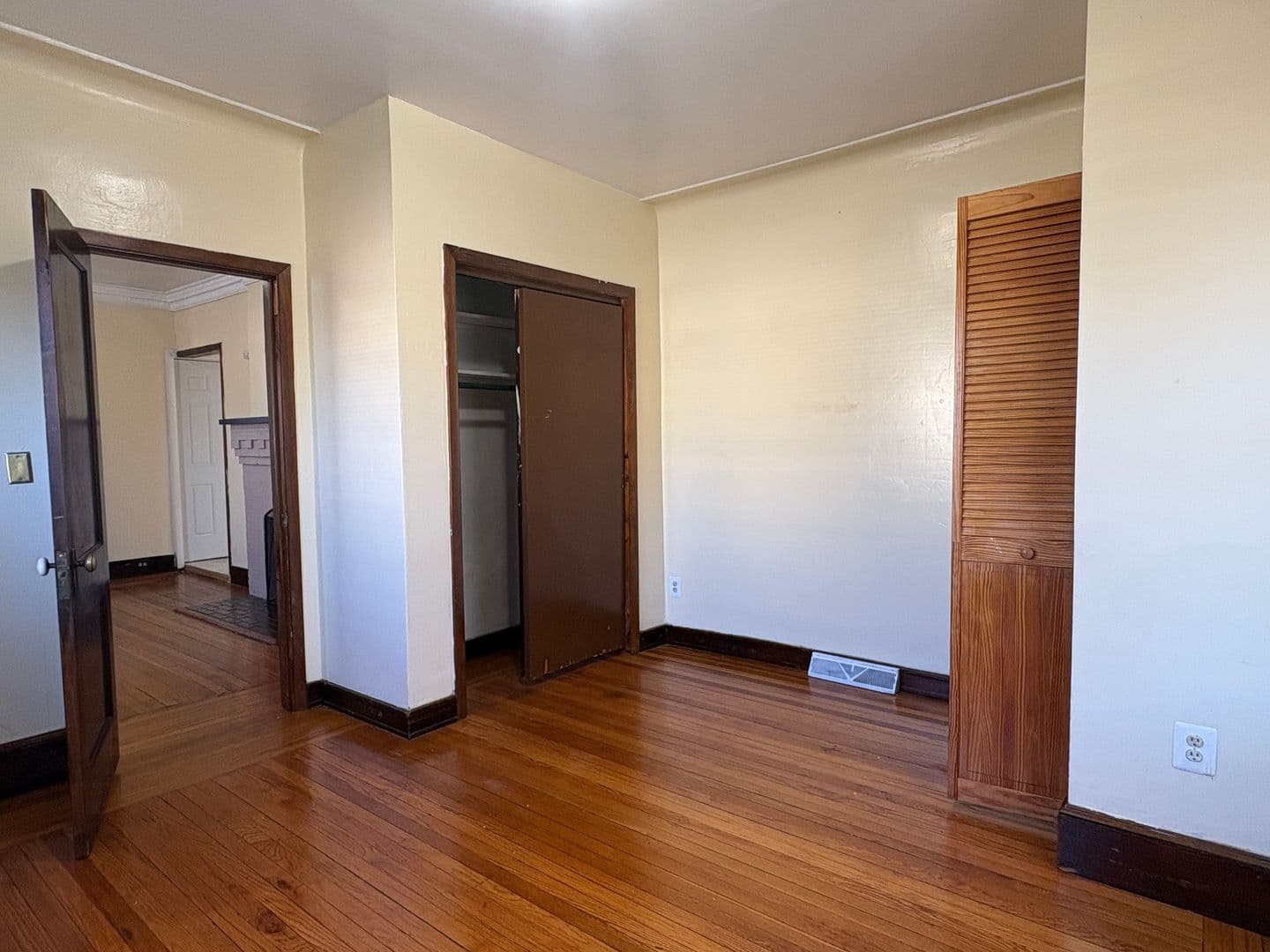 West Haven Apartment: 303 2nd Ave