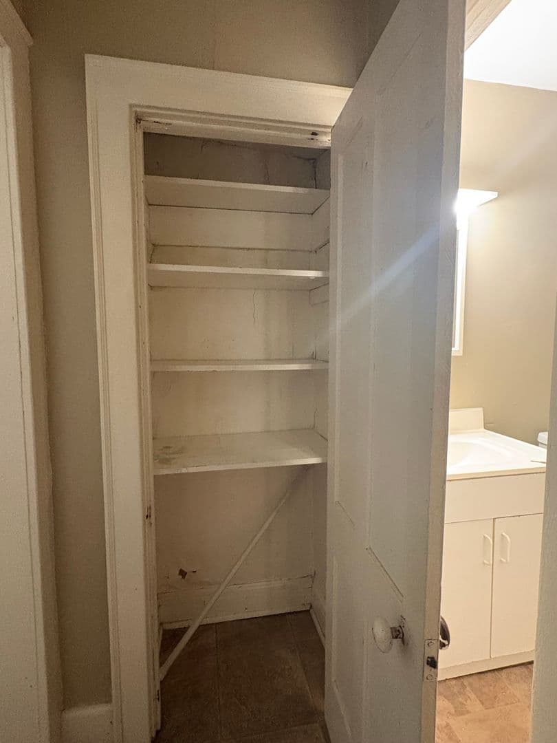 Middletown Apartment: 28 Durant Terrace