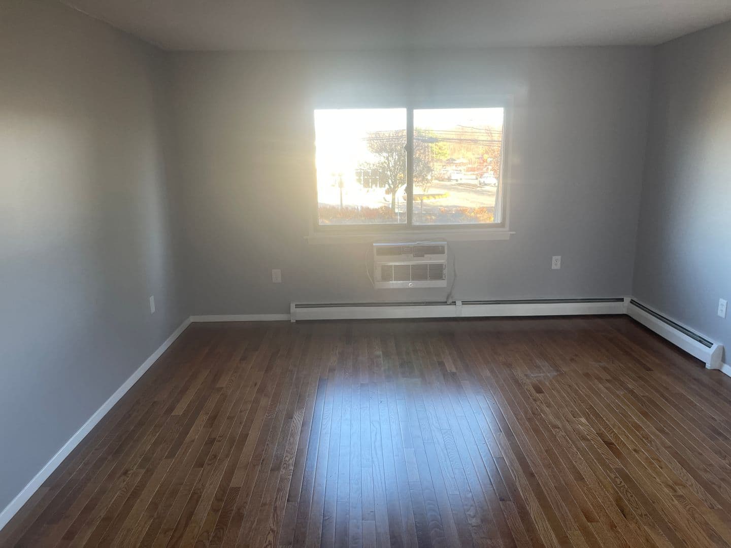 Bristol Apartment: 818-826 Pine Street