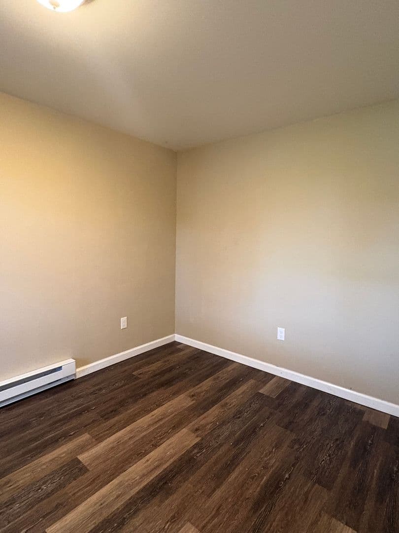 Middletown Apartment: 1185 Randolph Rd