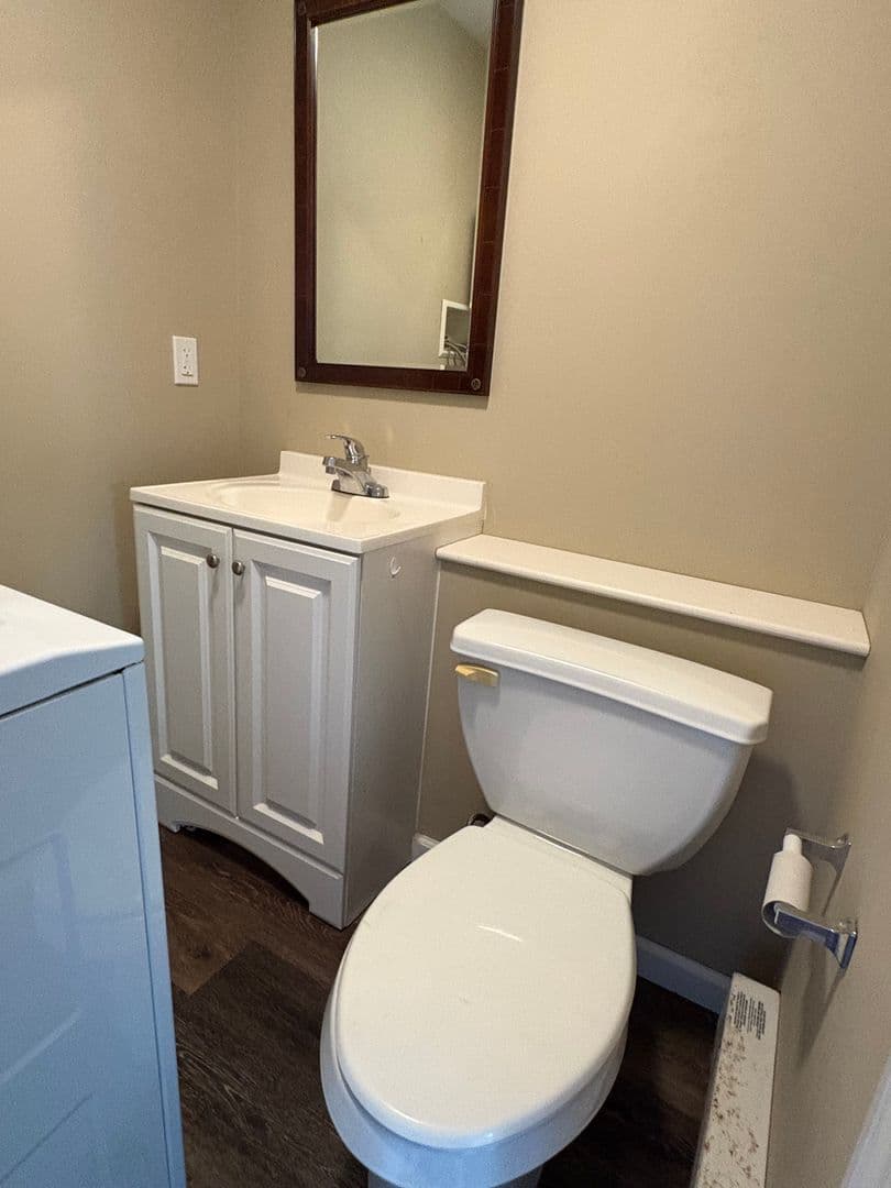 Middletown Apartment: 1185 Randolph Rd