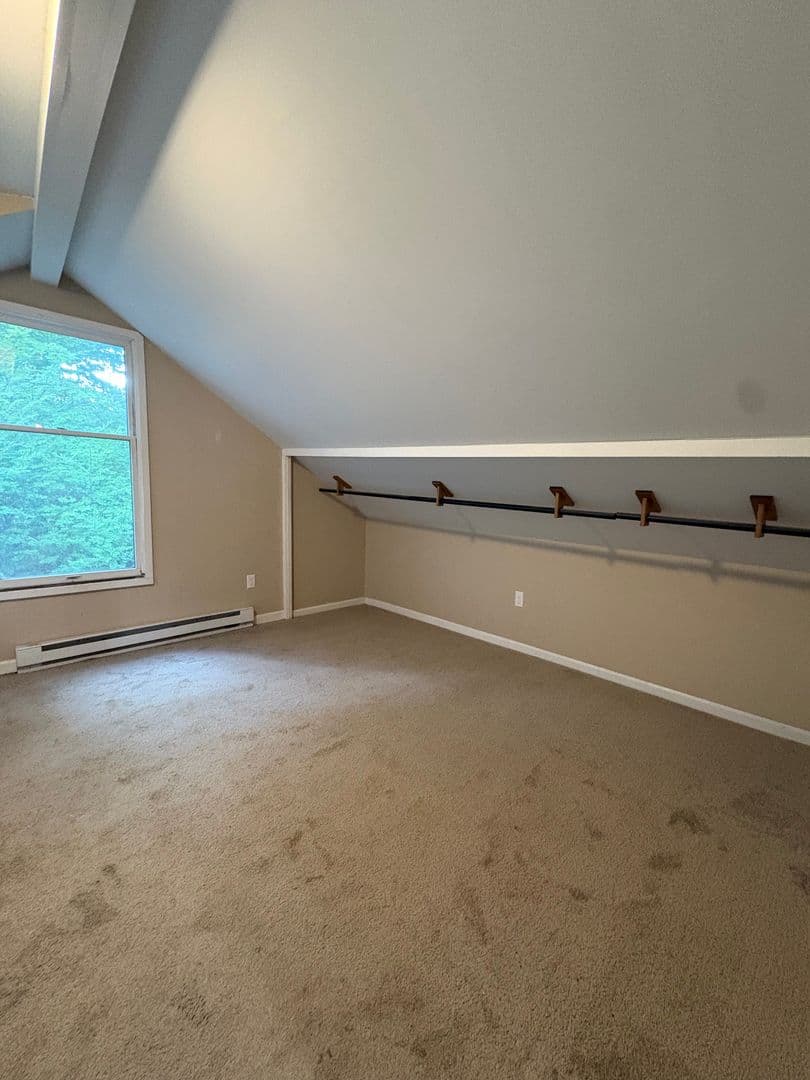 Middletown Apartment: 1185 Randolph Rd