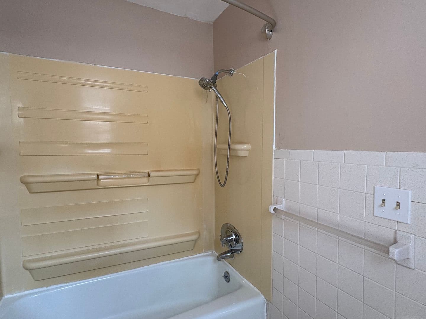 Middletown Apartment: 28 Durant Terrace