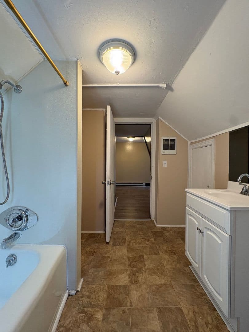 Middletown Apartment: 190 Liberty Street