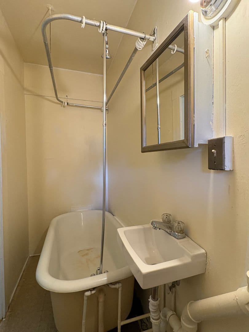 New Britain Apartment: 240-242 Washington St