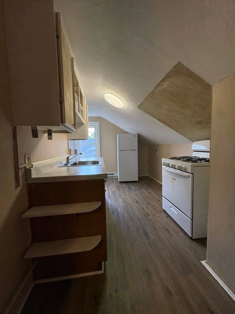 Middletown Apartment: 190 Liberty Street