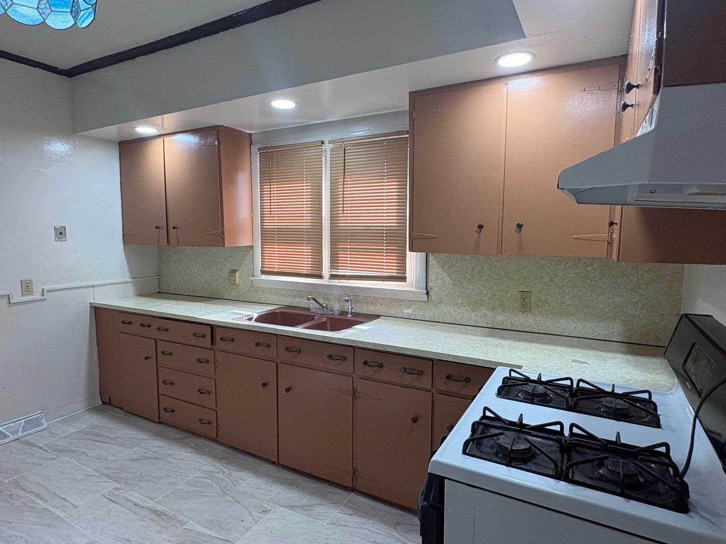West Haven Apartment: 303 2nd Ave