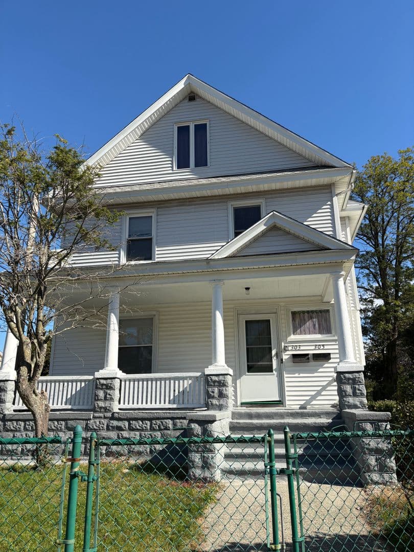 West Haven Apartment: 303 2nd Ave