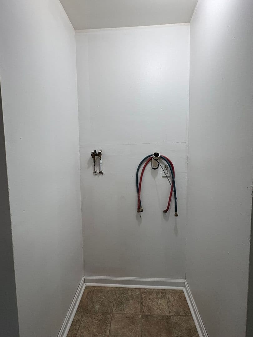 Meriden Apartment: 80 Olive St