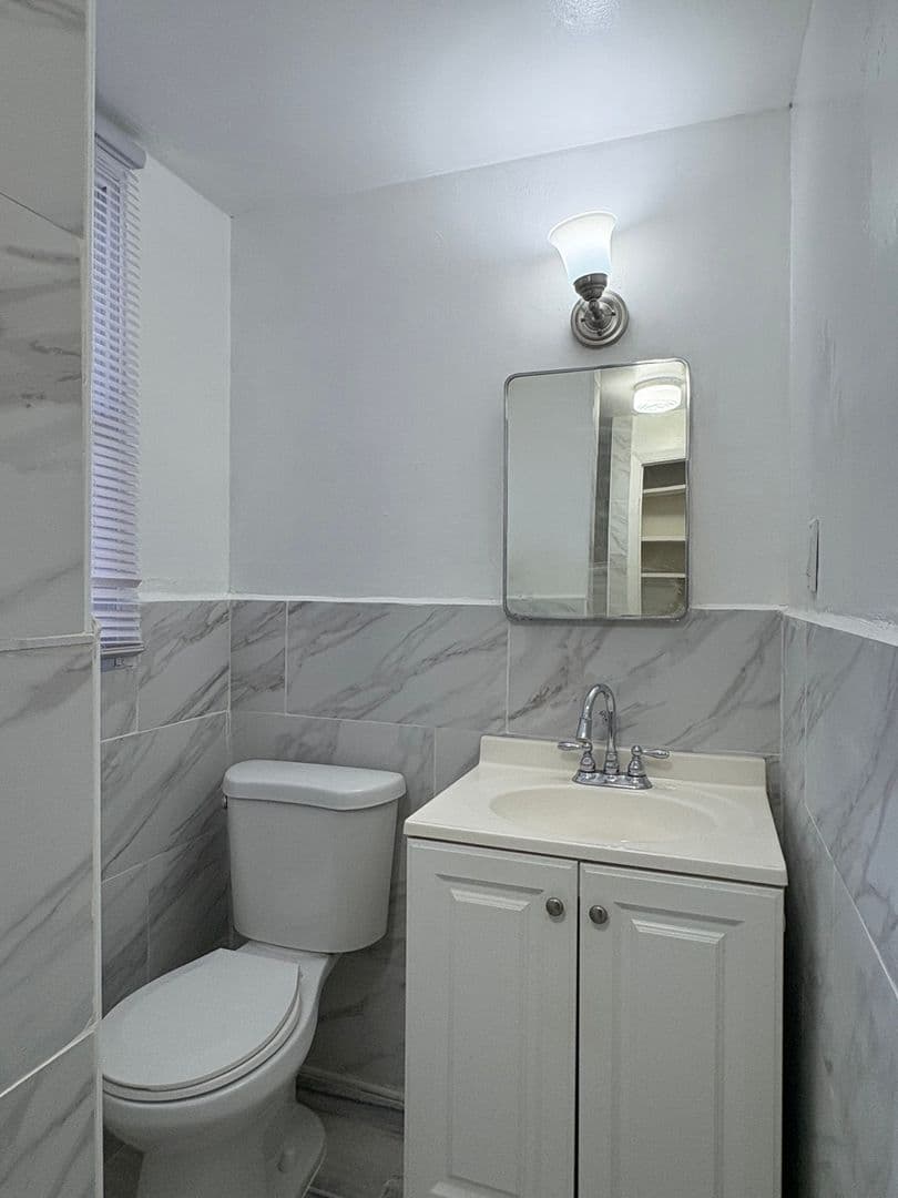 West Haven Apartment: 303 2nd Ave