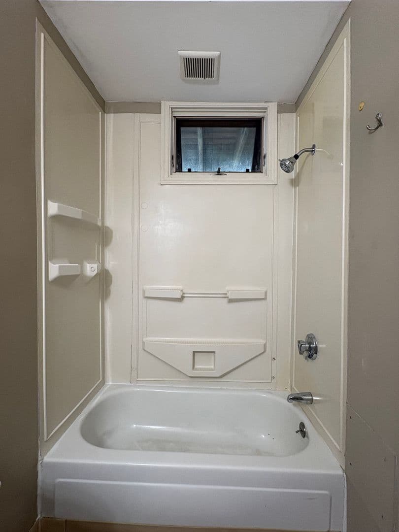 Middletown Apartment: 28 Durant Terrace