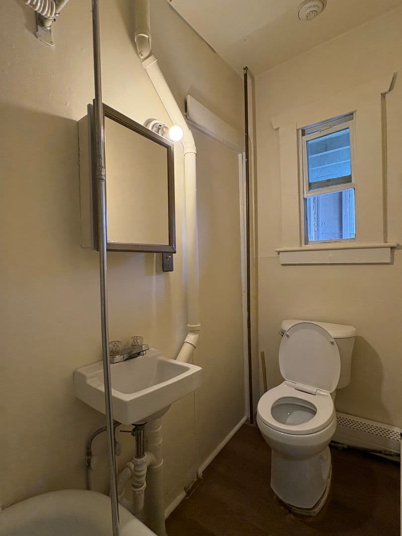 New Britain Apartment: 240-242 Washington St