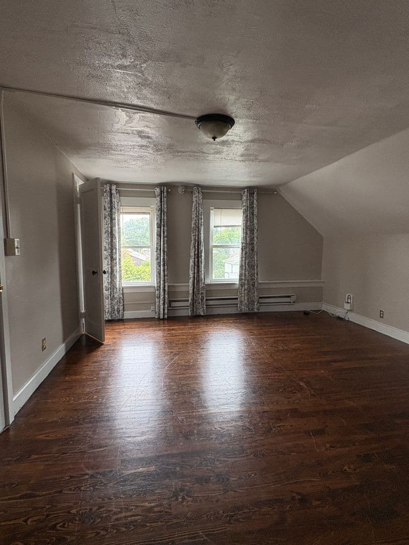 Meriden Apartment: 56 N First St