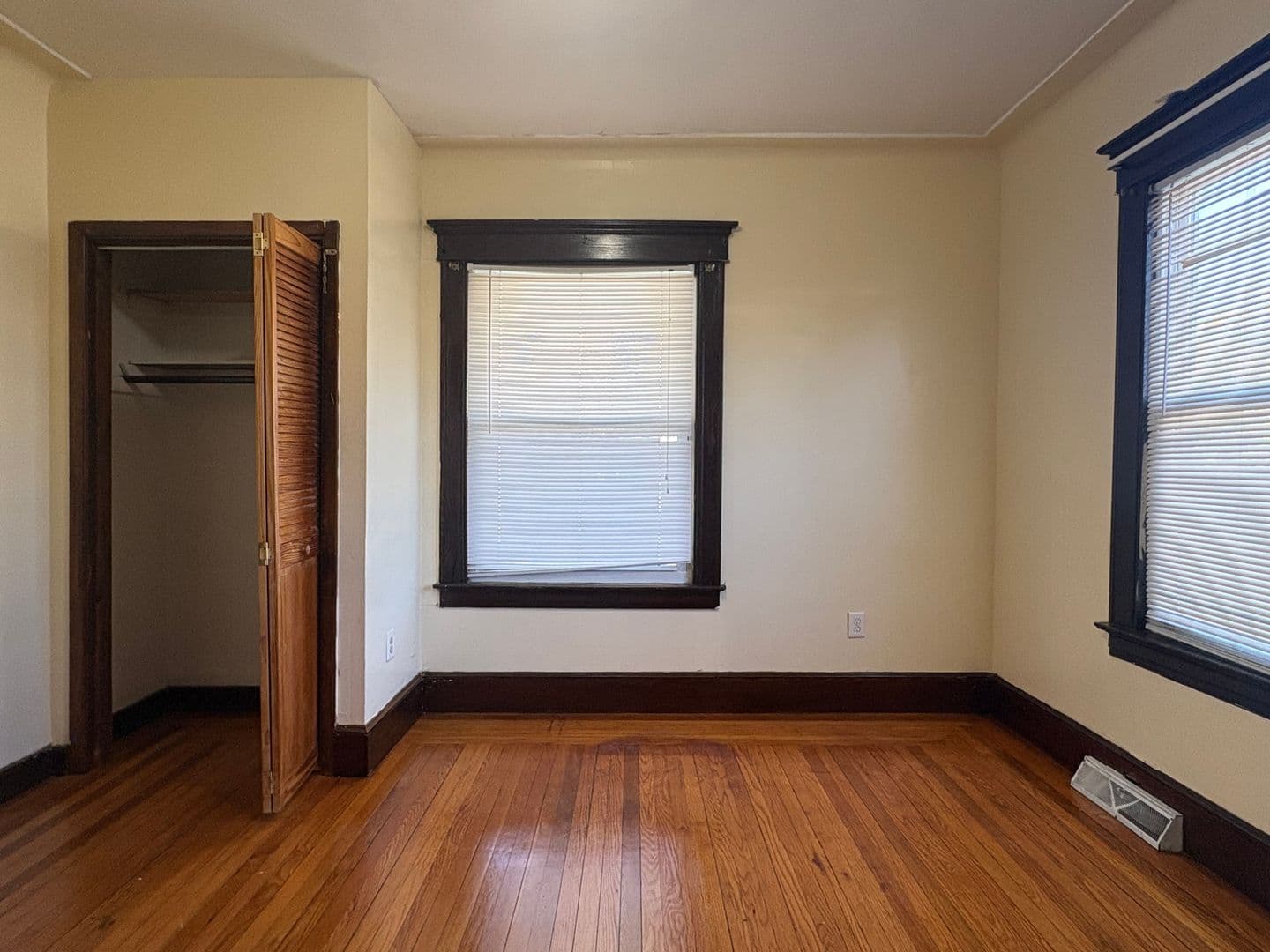 West Haven Apartment: 303 2nd Ave