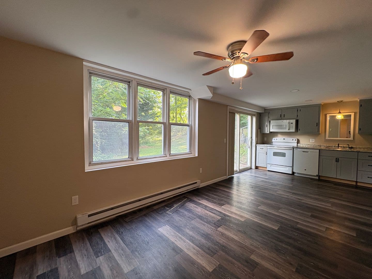 Middletown Apartment: 1185 Randolph Rd