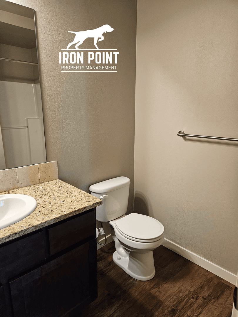 Kuna Apartment: 949 E. Travel Ln.