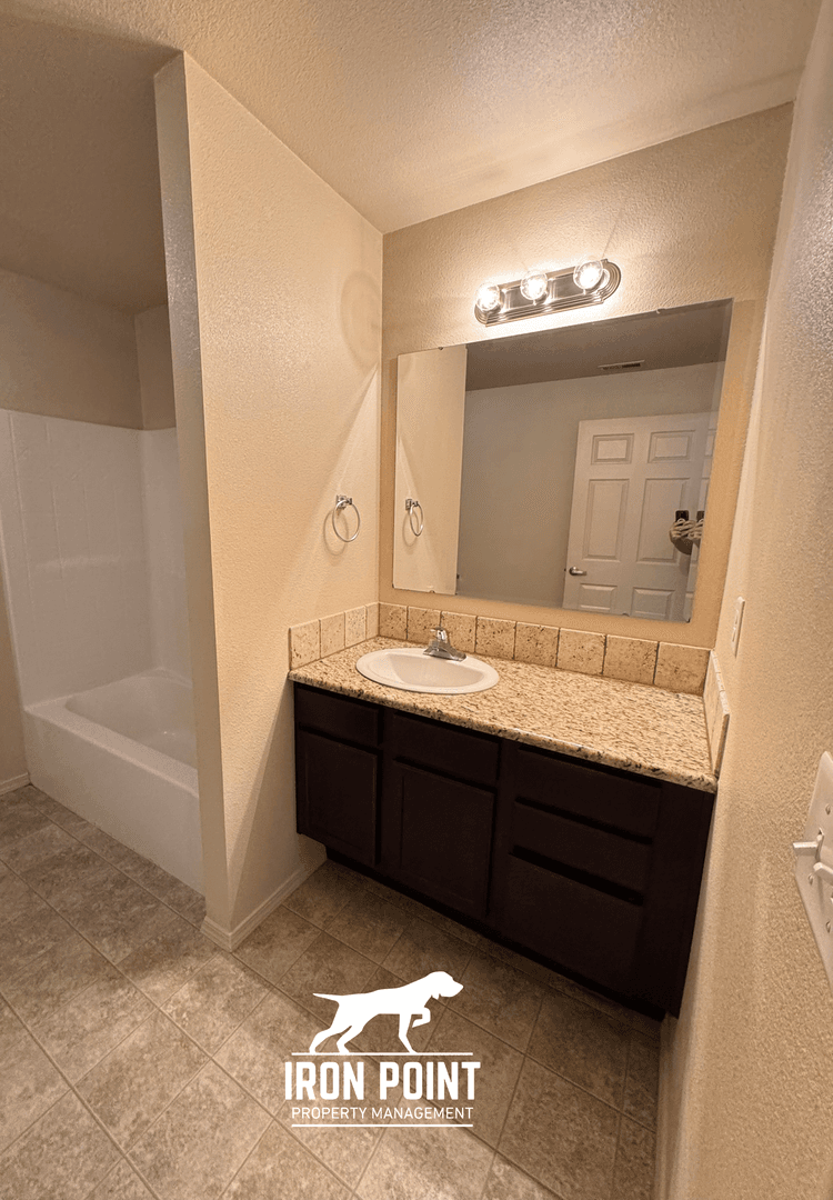 Nampa Apartment: 11004 W Brassy Cove Loop