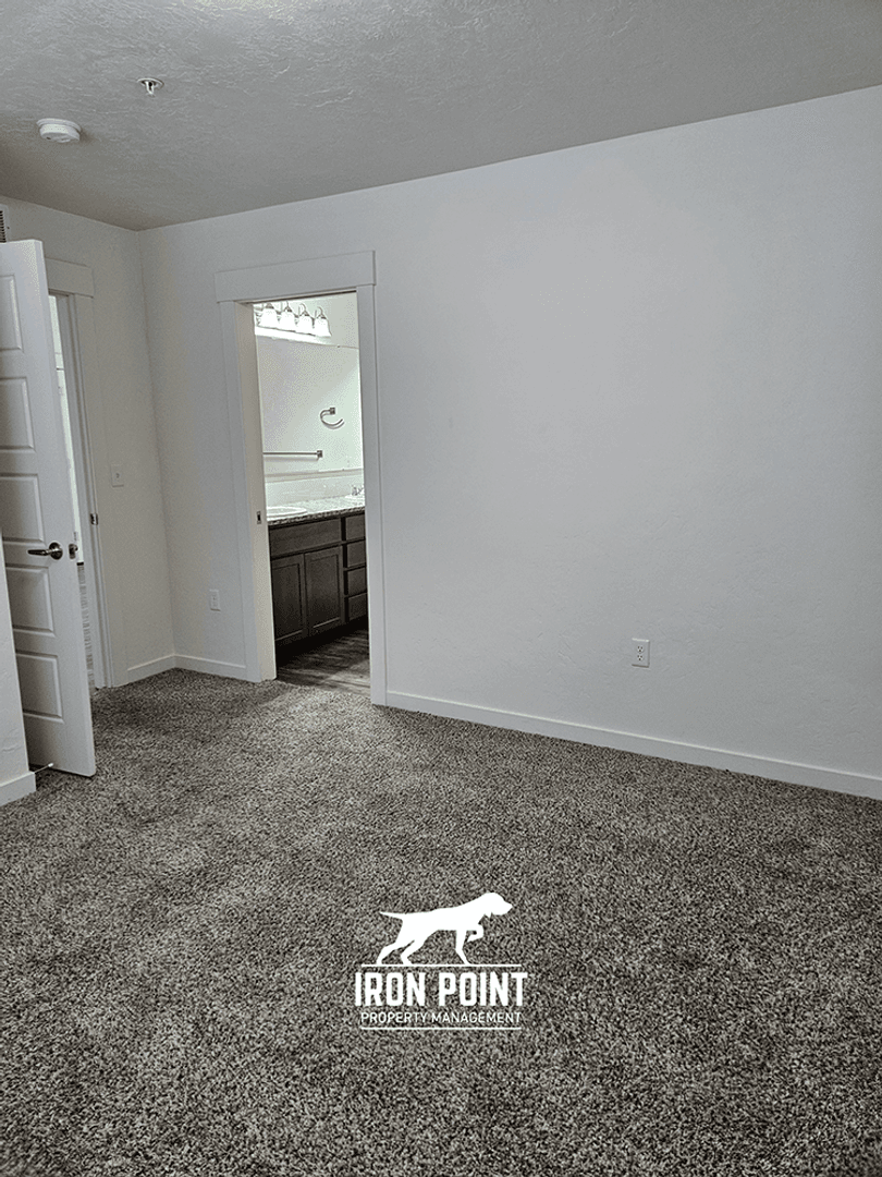 Caldwell Apartment: 523 Rooster Ln