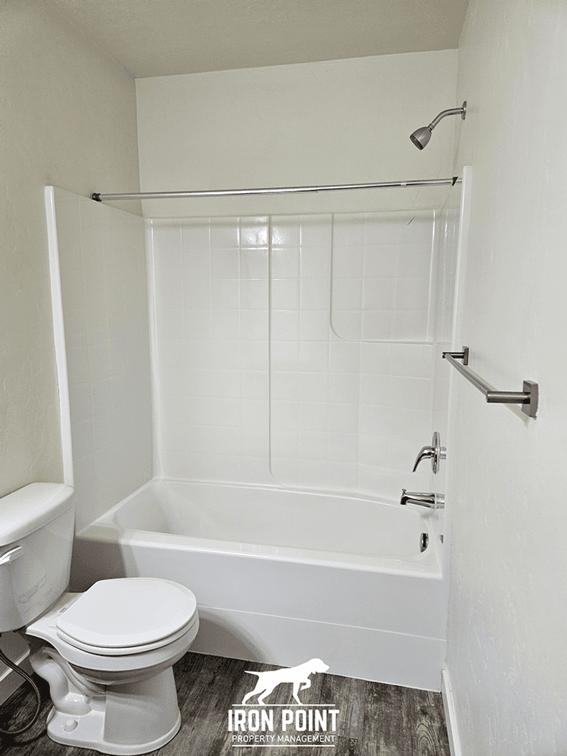 Caldwell Apartment: 523 Rooster Ln