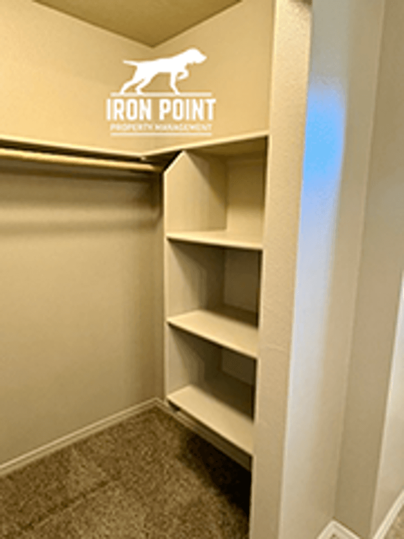 Nampa Apartment: 16563 N Investor Lp