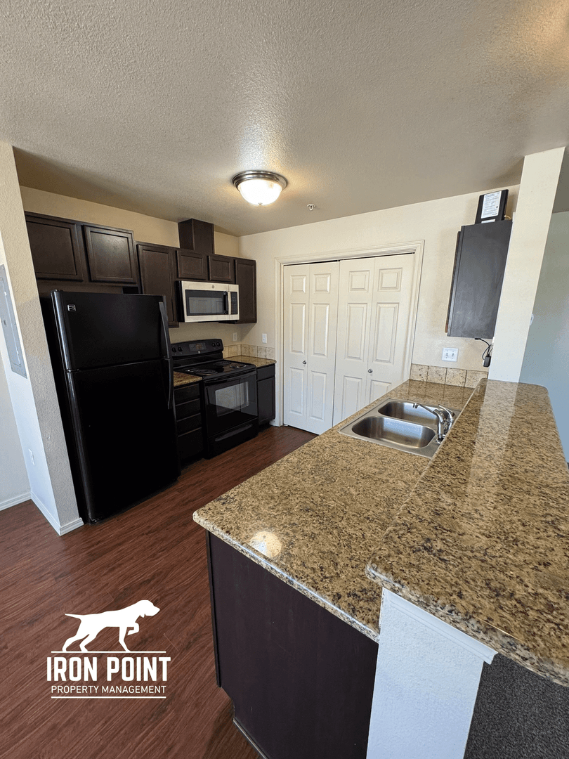 Nampa Apartment: 11076 W Brassy Cove Loop