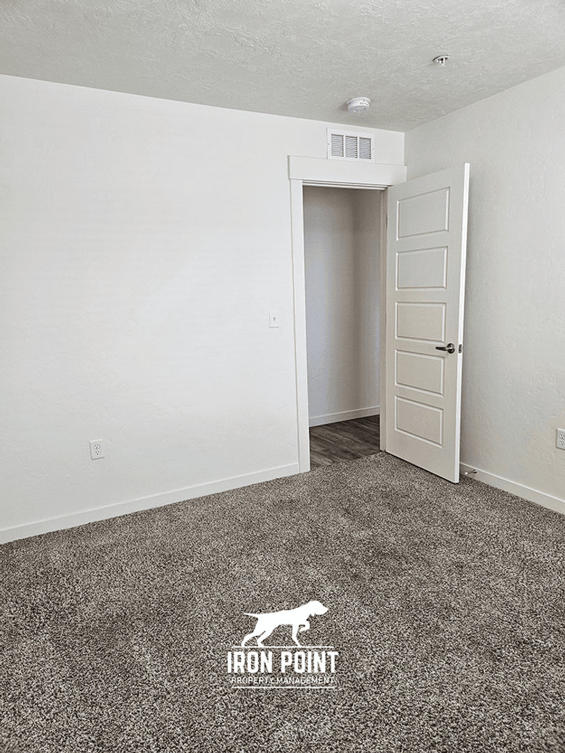 Caldwell Apartment: 523 Rooster Ln