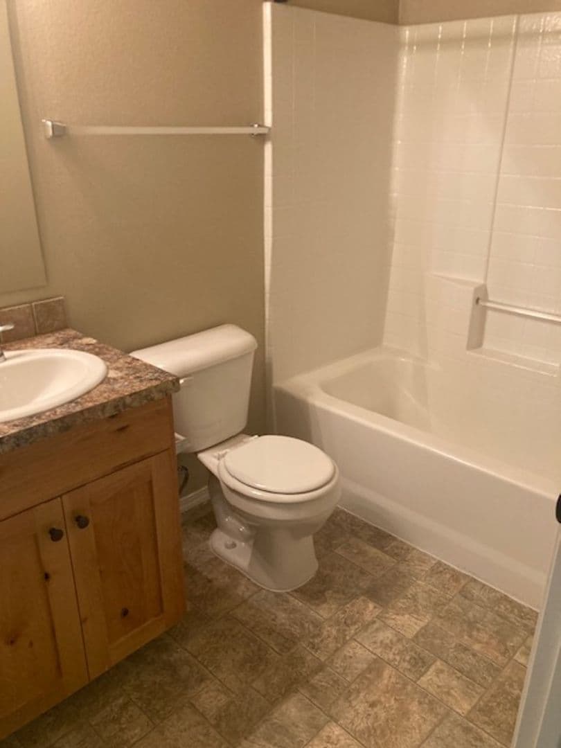 Boise Apartment: 6687 W. Winston Ln.