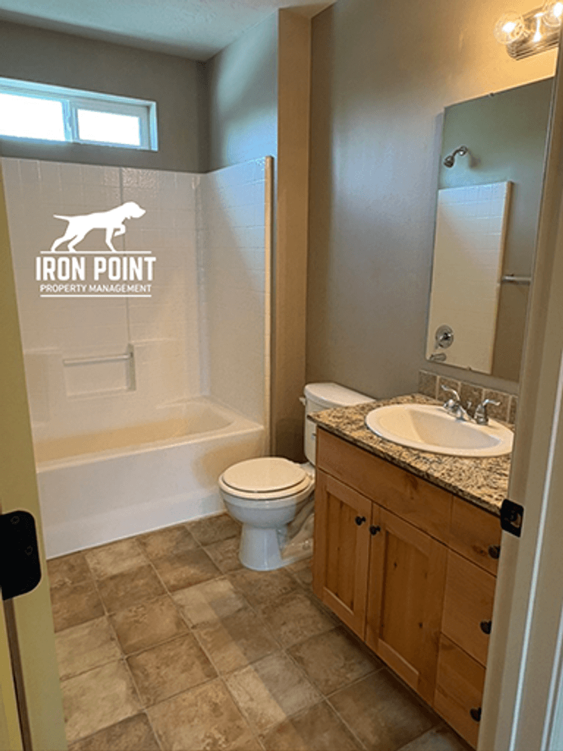 Nampa Apartment: 16638 N Profit Cir