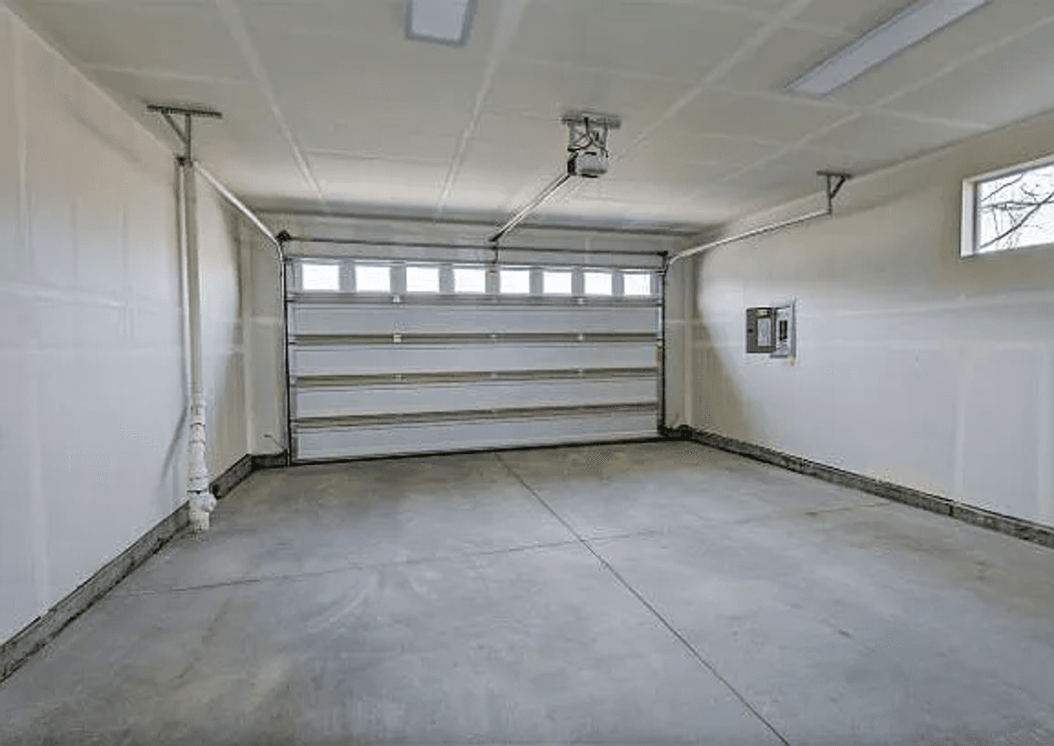 Garden City Townhome: 469 E. Trackstand Ln.