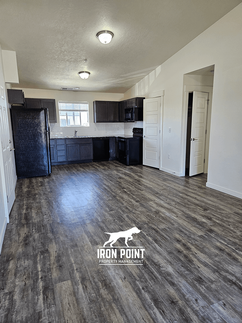 Caldwell Apartment: 510 Rooster Ln