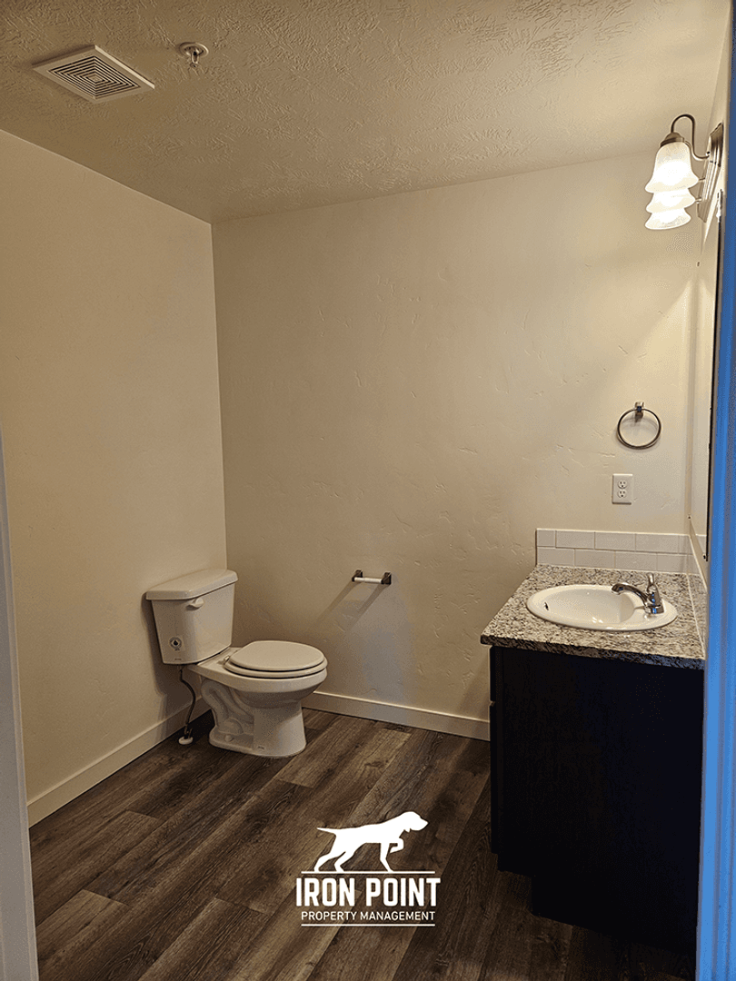 Caldwell Apartment: 2715 Blackfoot Ln